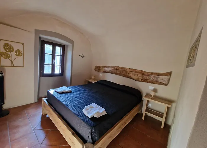 La Pietra Di Ebenezer * Filetto (Massa and Carrara)